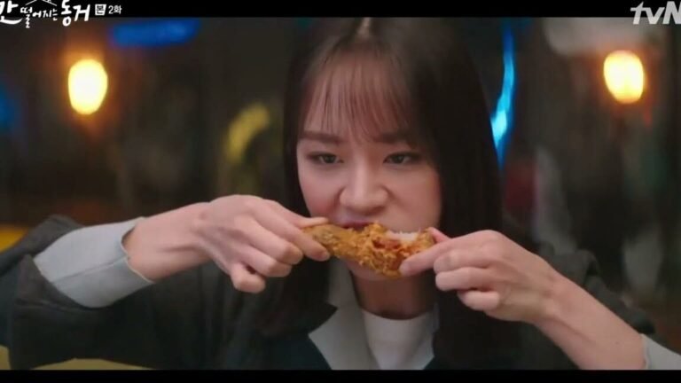 por-que-comen-pollo-frito-y-cerveza-en-dramas
